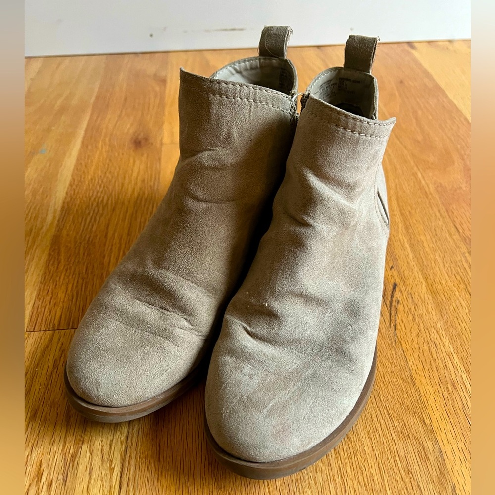LIGHTLY WORN - Light Brown Booties